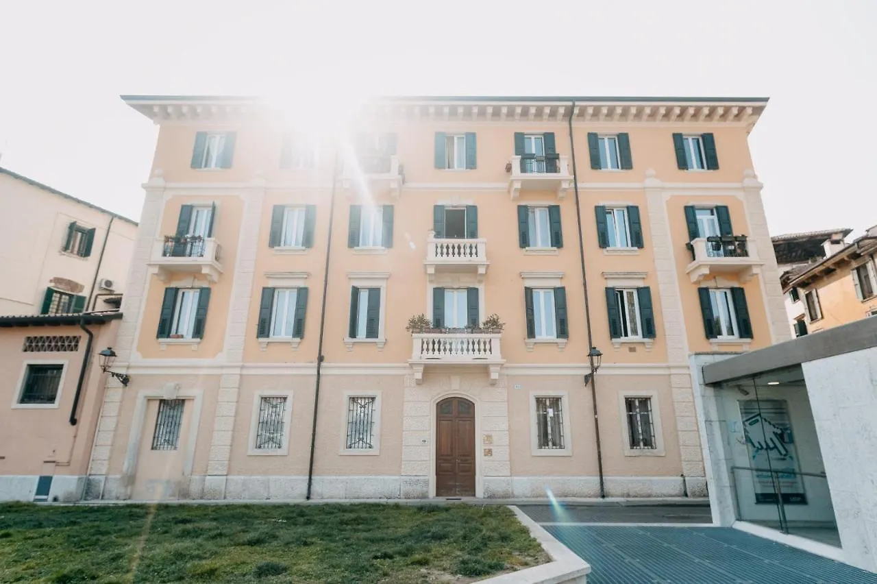 Le Flaneur - Vintage Suite Verona Italy