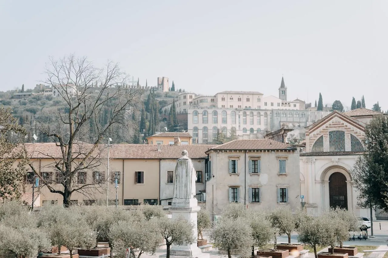 Le Flaneur - Vintage Suite Verona 3*,  Italy