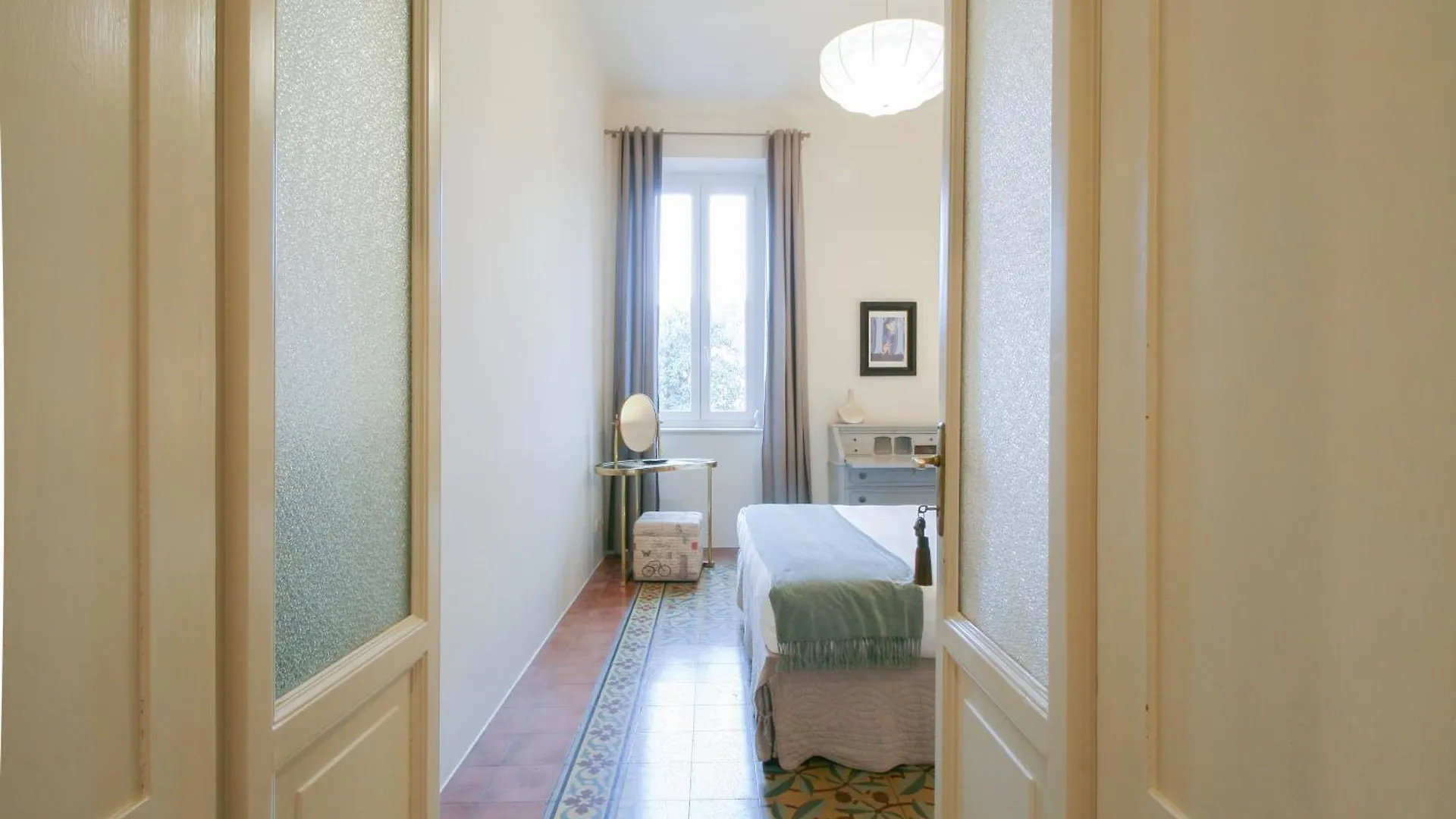 Le Flaneur - Vintage Suite Verona 3*,  Italy