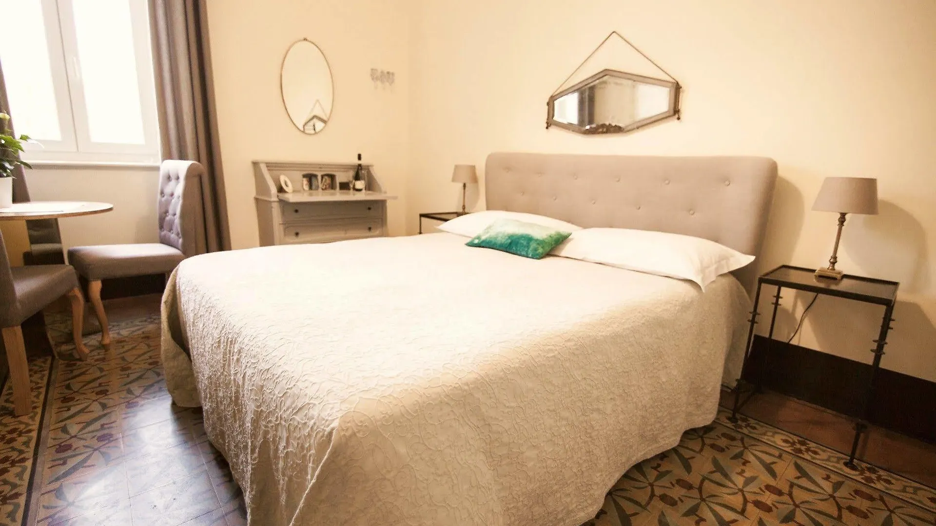 Le Flaneur - Vintage Suite Verona Italy