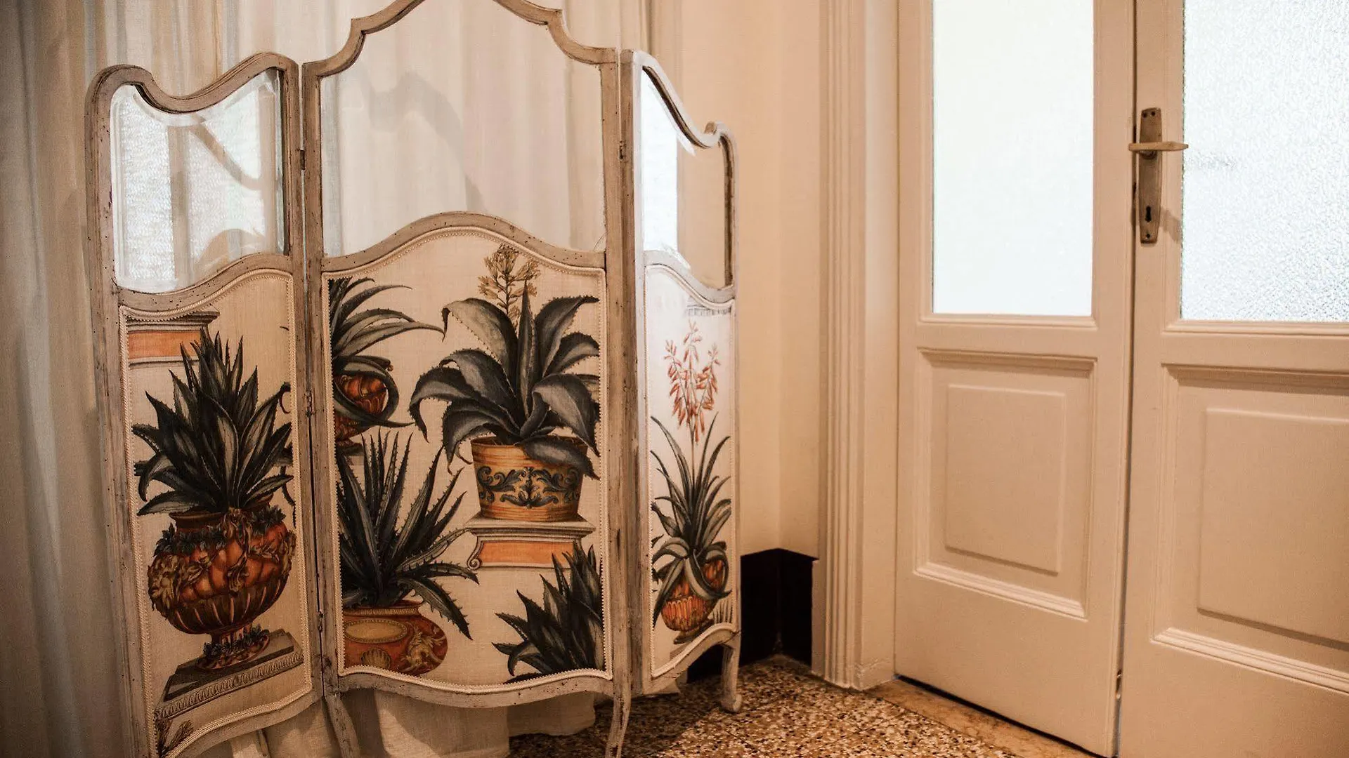 *** Bed & Breakfast Le Flaneur - Vintage Suite Verona Italy